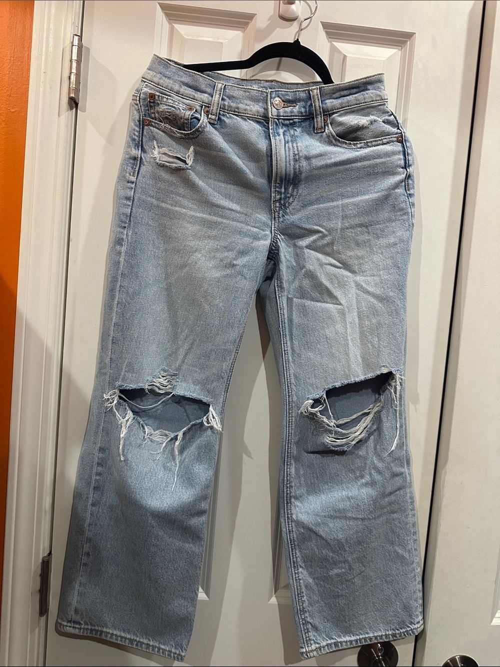 NWOT American Eagle Outfitters Light Blue Ripped Straight Leg Jeans size 0